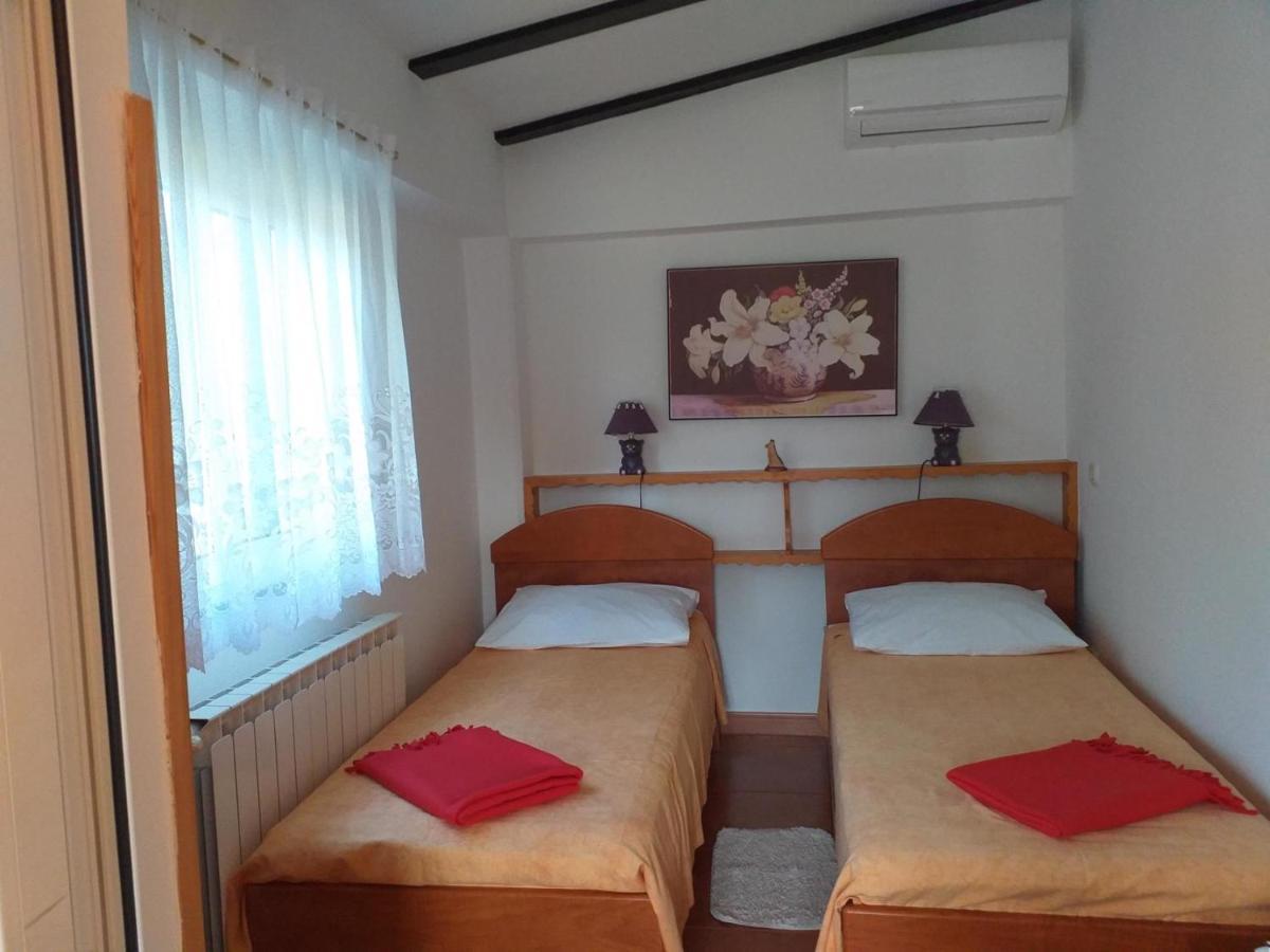 Family Friendly House With A Parking Space - 20540 Hébergement de vacances Rovinj
